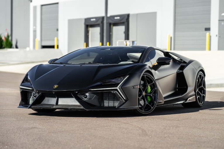 2025 Lamborghini Revuelto